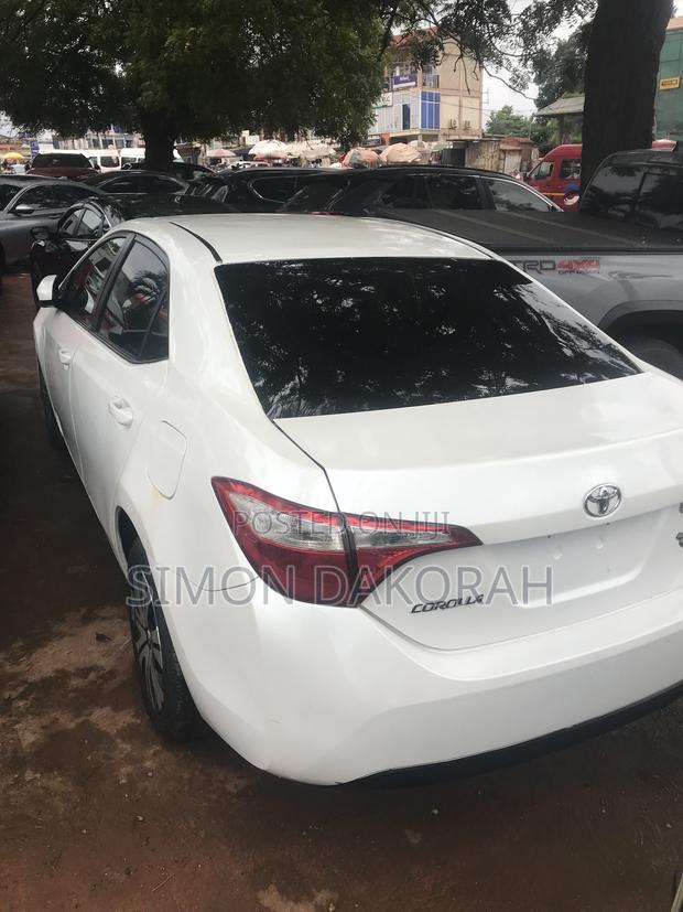 Toyota Corolla 2019 White