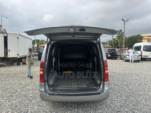 Hyundai H200 2013 Gray