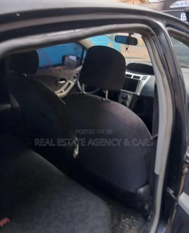 Toyota Vitz 2010 Black