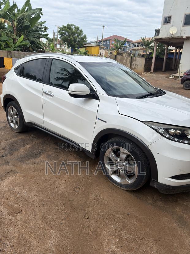 Honda Vezel 1.5 Hybrid 4WD 2014 White