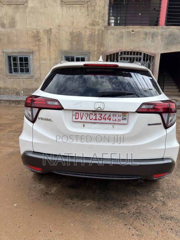 Honda Vezel 1.5 Hybrid 4WD 2014 White