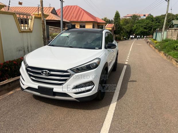 Hyundai Tucson 2017 White