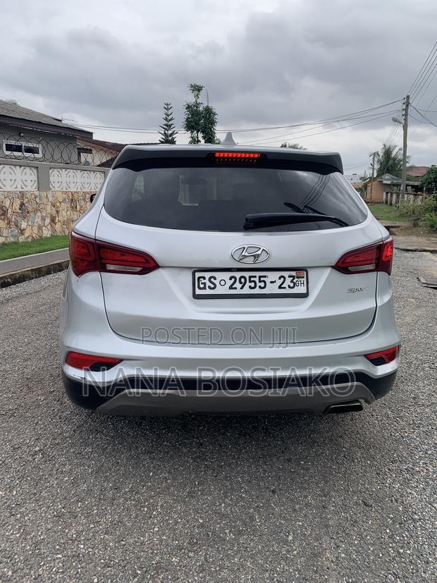 Hyundai Santa Fe 2017 Silver