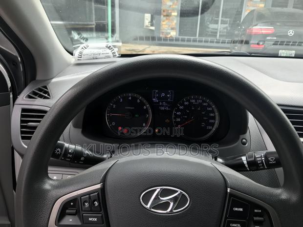 Hyundai Accent SE Sedan 2016 White