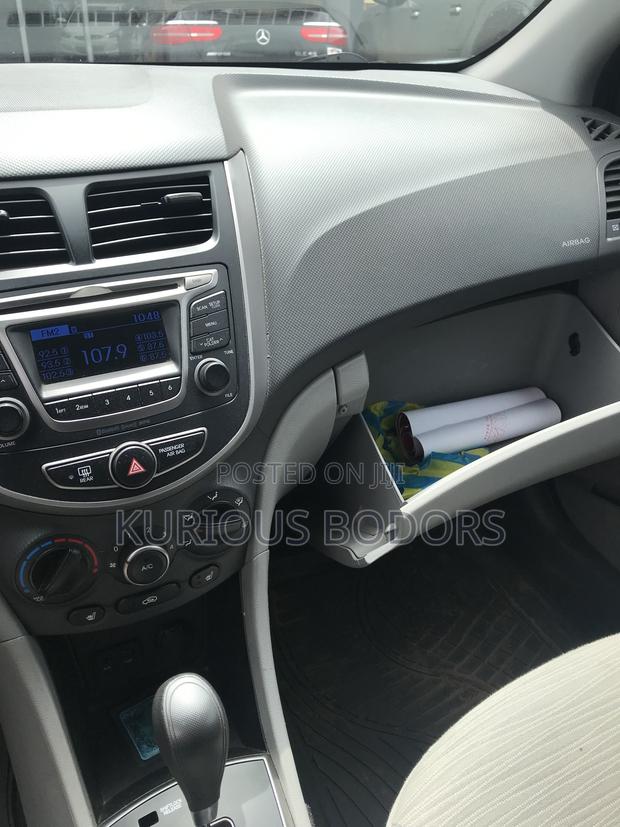 Hyundai Accent SE Sedan 2016 White