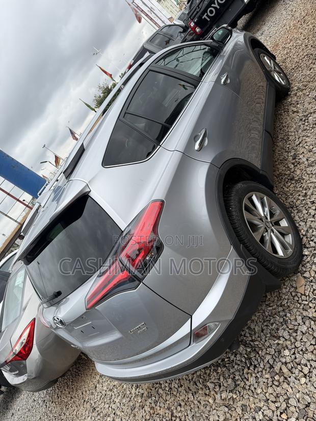Toyota RAV4 Limited AWD (2.5L 4cyl 6A) 2017 Silver