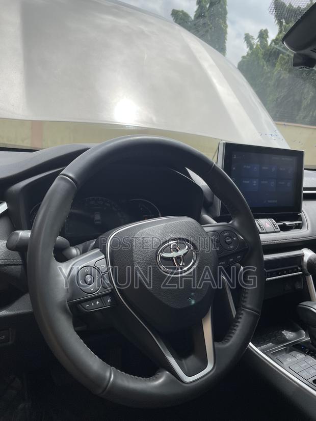 Toyota RAV4 2021 Gray