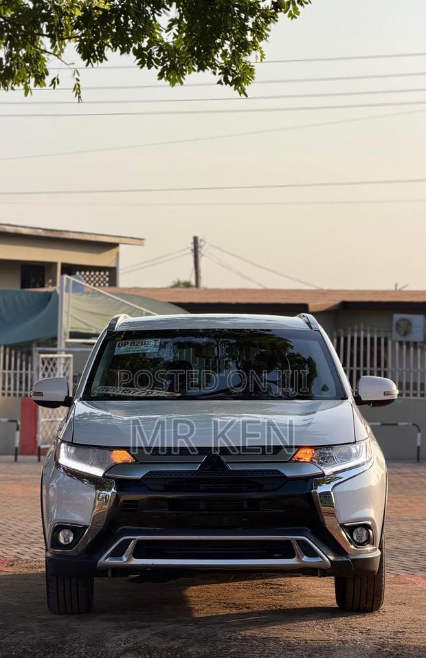 Mitsubishi Outlander SEL FWD 2020 White