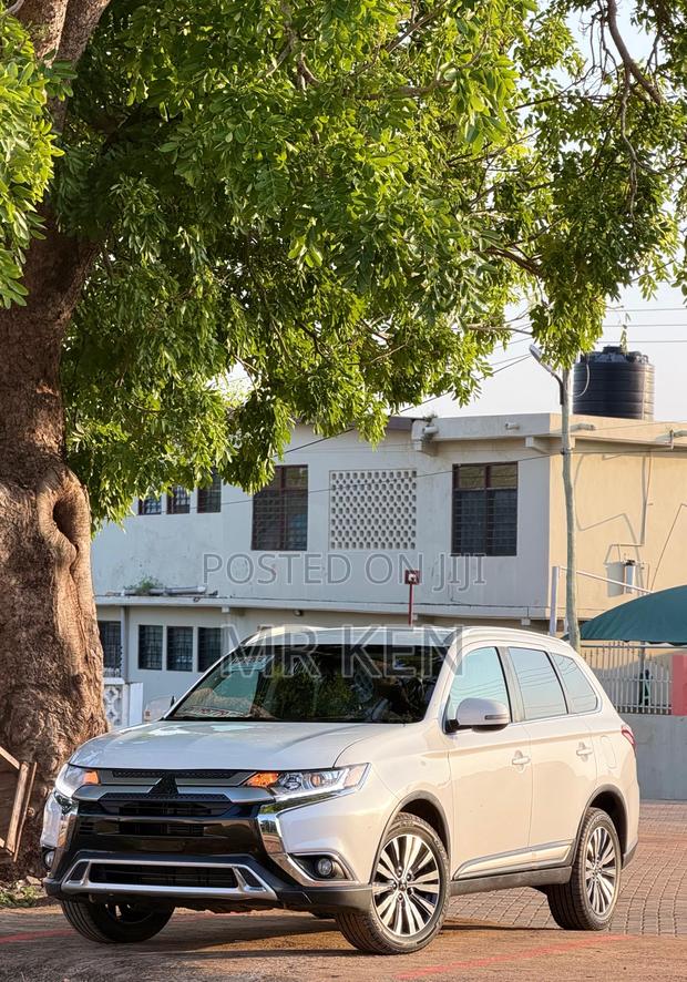 Mitsubishi Outlander SEL FWD 2020 White