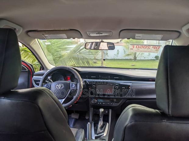 Toyota Corolla 2016 Red