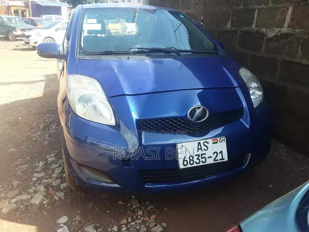 Toyota Vitz 2010 Blue