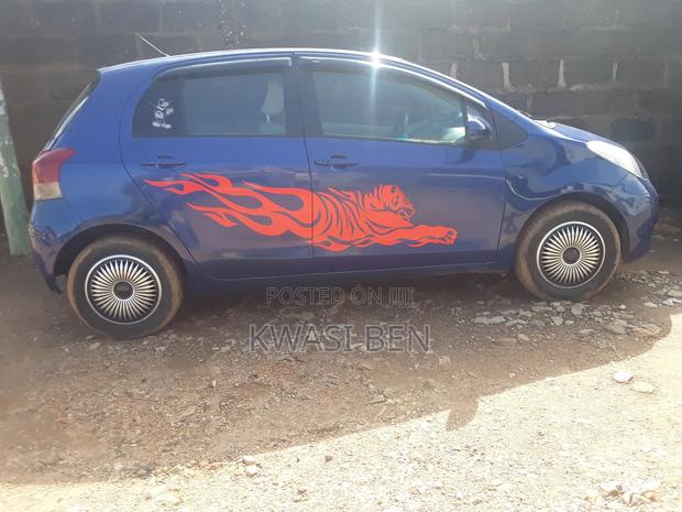 Toyota Vitz 2010 Blue