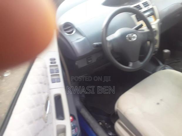 Toyota Vitz 2010 Blue