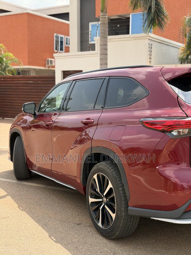 Toyota Highlander XSE 2022 Burgundy
