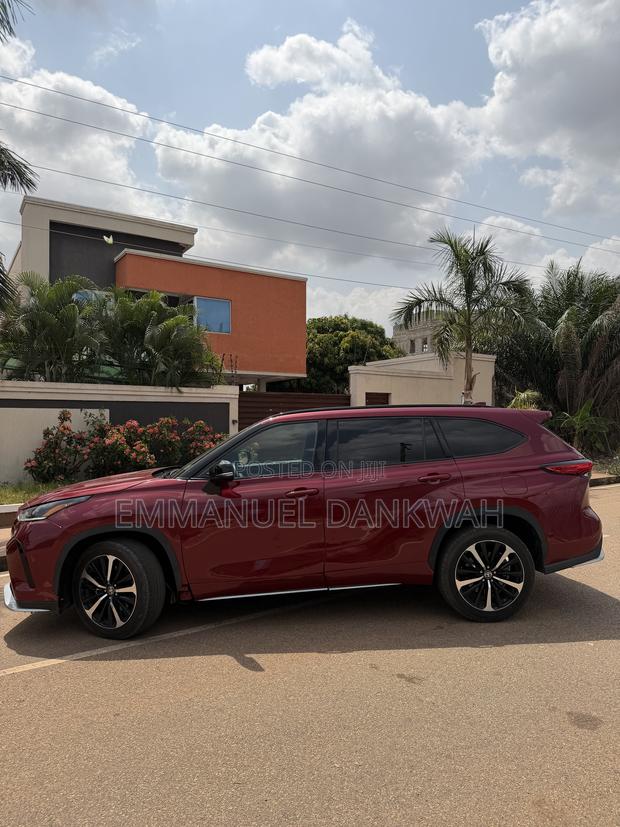 Toyota Highlander XSE 2022 Burgundy