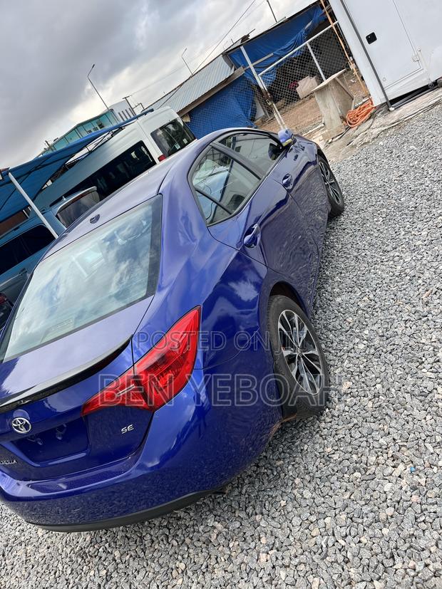 Toyota Corolla SE 4dr Sedan (1.8L 4cyl CVT) 2017 Blue