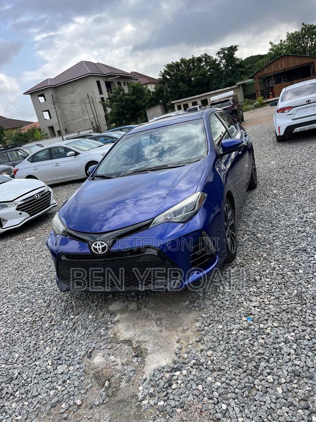 Toyota Corolla SE 4dr Sedan (1.8L 4cyl CVT) 2017 Blue