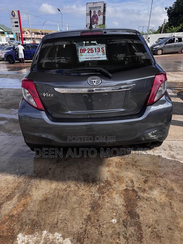 Toyota Vitz 1.5 FWD 5dr 2013