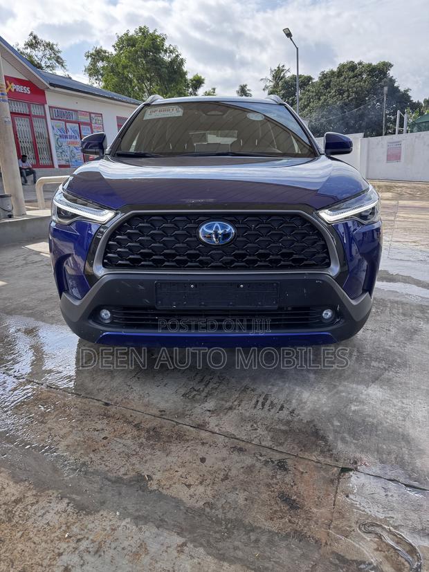 Toyota Corolla Hybrid SE 2025 Blue