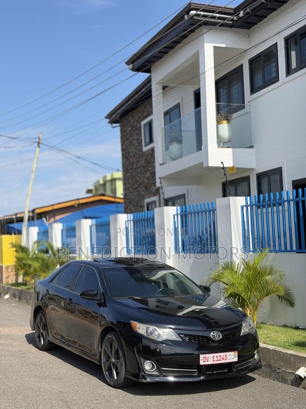 Toyota Camry SE 4dr Sedan (2.5L 4cyl 6A) 2014 Black