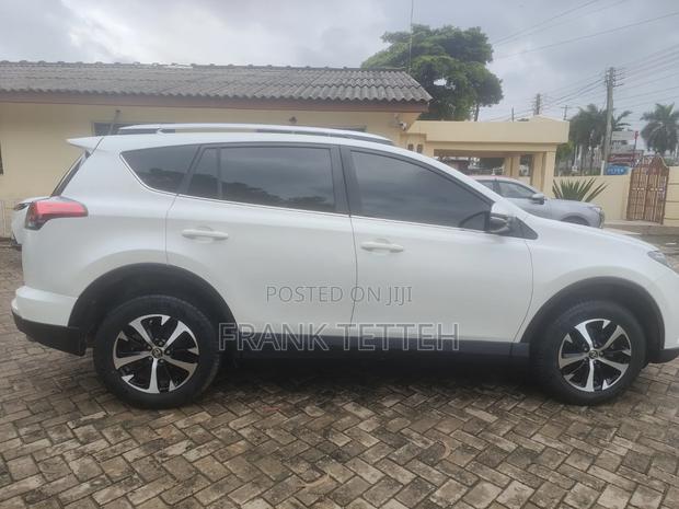 Toyota RAV4 2017 White