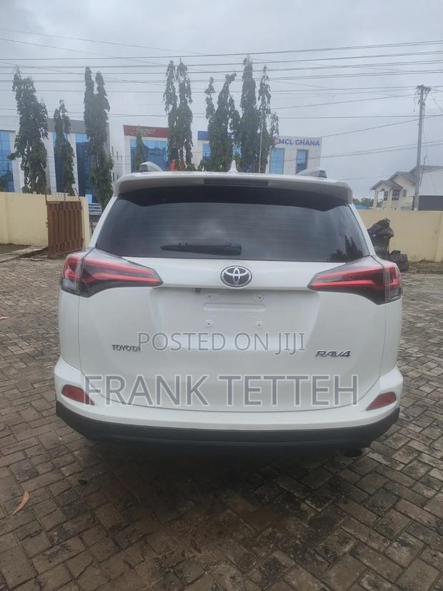 Toyota RAV4 2017 White