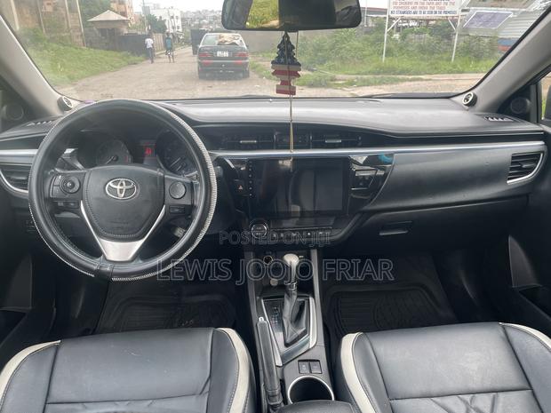 Toyota Corolla 2015 Gray