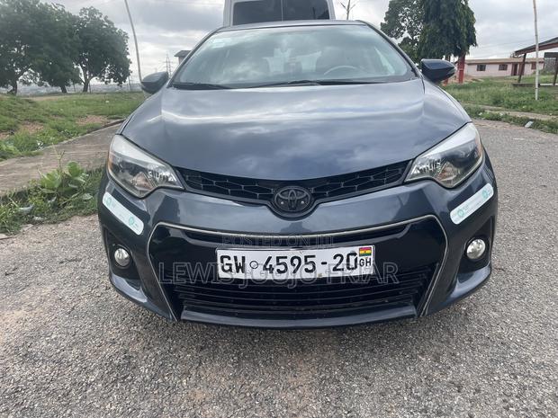 Toyota Corolla 2015 Gray