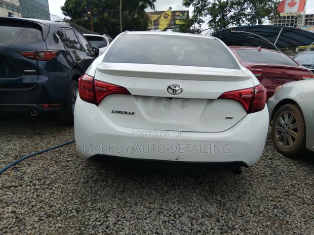 Toyota Corolla 2019 White