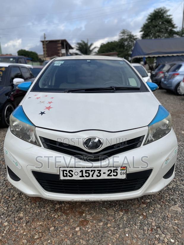 Toyota Vitz 1.0 FWD 5dr 2013 White