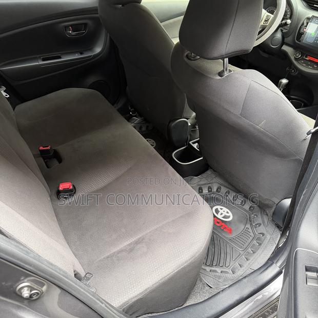 Toyota Vitz 1.5 FWD 5dr 2016 Gray