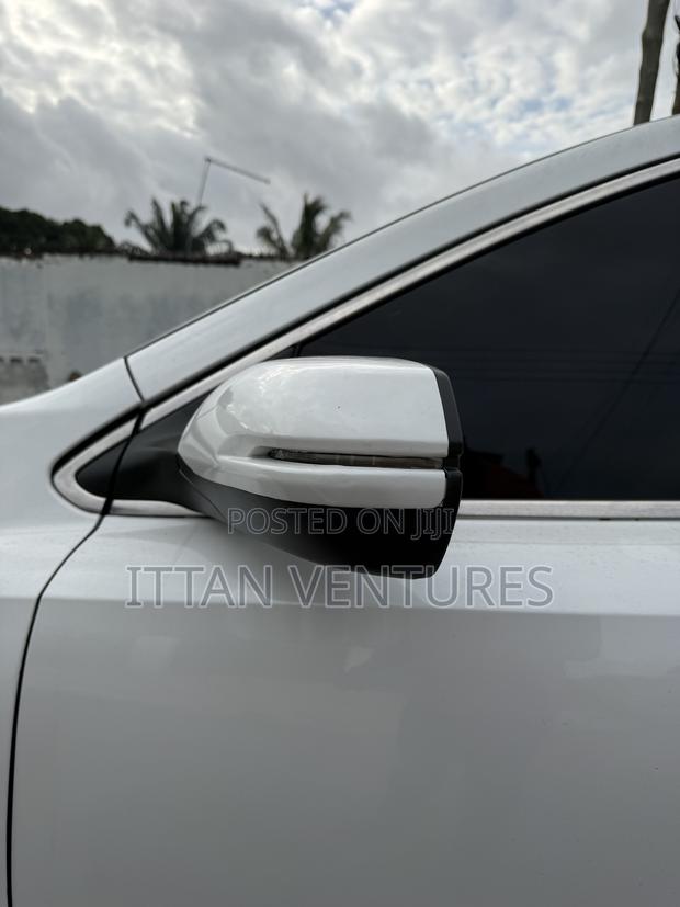 Honda CR-V Special Edition 2021 White