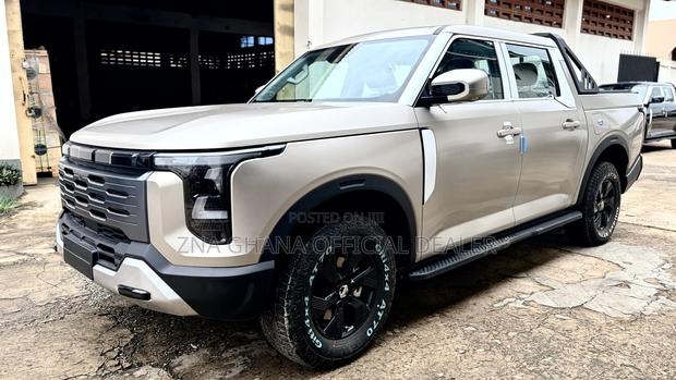 New Nissan Z9 2.0T Petrol 4WD 2025 Gold