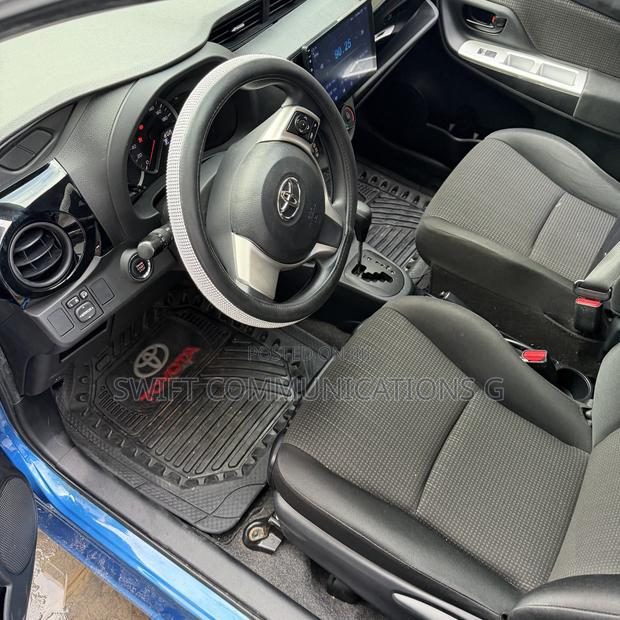 Toyota Vitz 1.5 FWD 5dr 2014 Blue