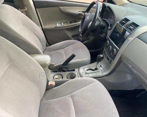Toyota Corolla 2011 Black