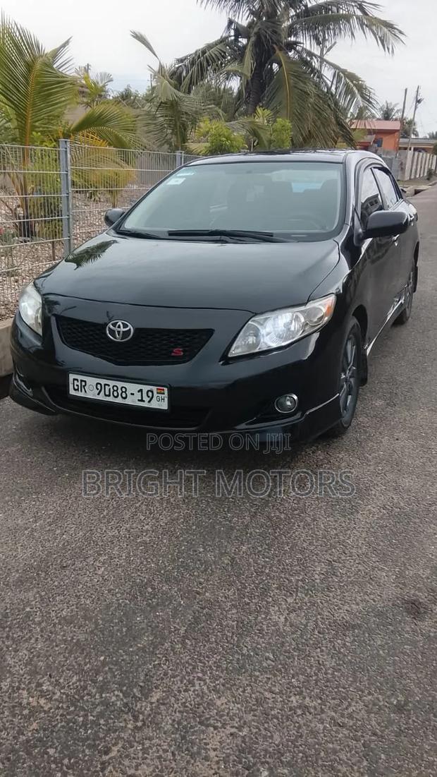 Toyota Corolla 2010 Black