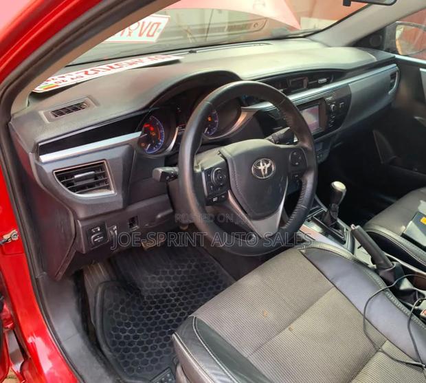 Toyota Corolla 2015 Red