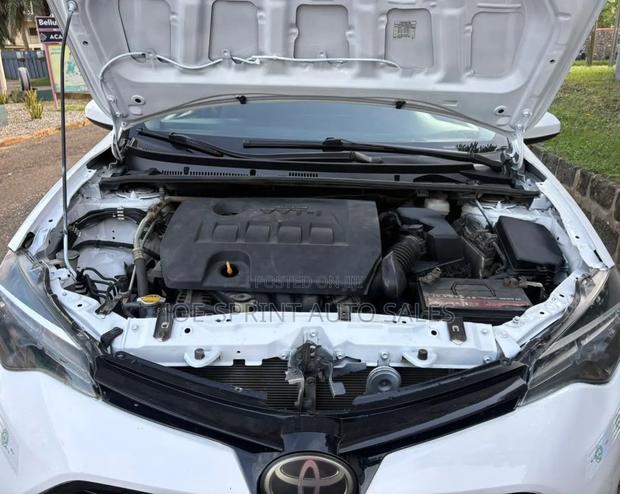 Toyota Corolla 2018 White