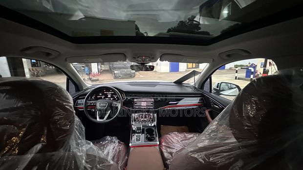 Audi Q7 Premium Plus 2024 White