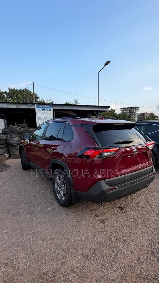 Toyota RAV4 XLE FWD 2023 Red
