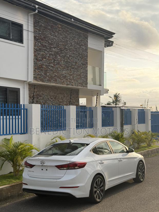 Hyundai Elantra SE 2018 White