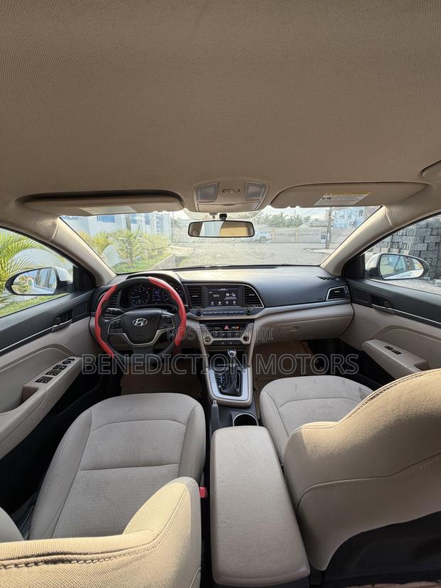 Hyundai Elantra SE 2018 White