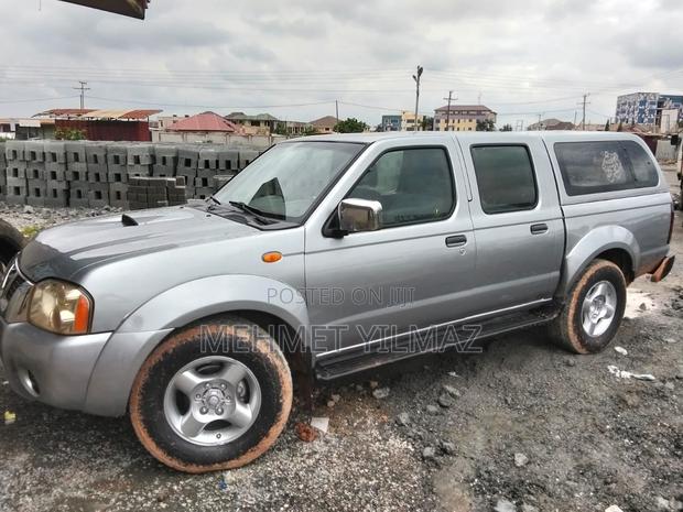 Nissan Navara 2003 Gray
