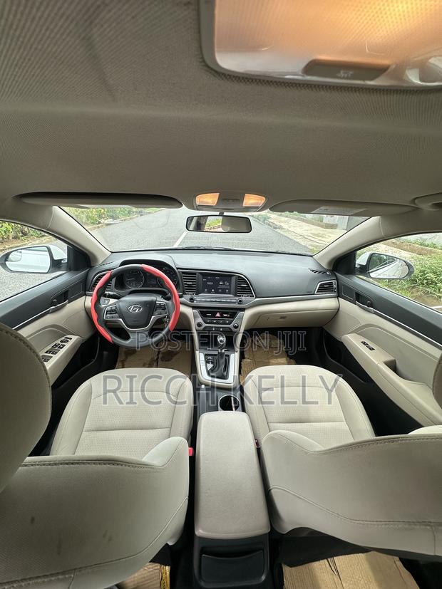 Hyundai Elantra SE 2018 White