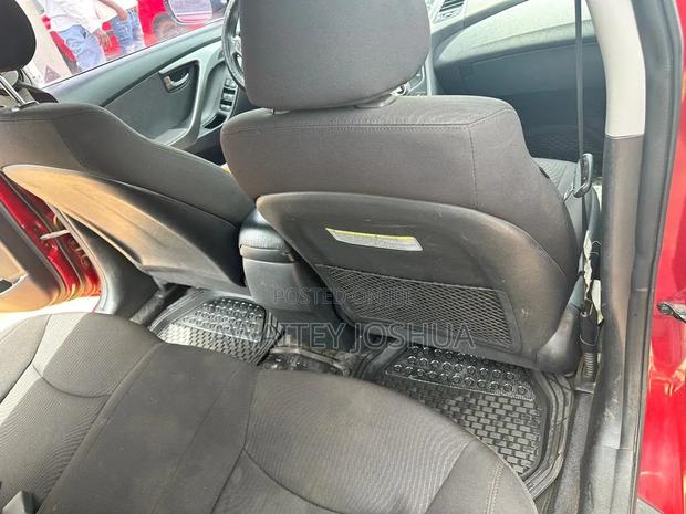 Hyundai Elantra 2016 Red