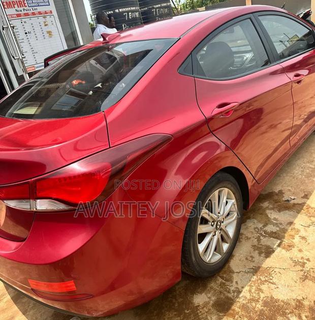 Hyundai Elantra 2016 Red
