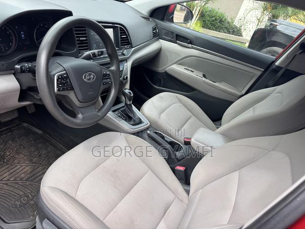 Hyundai Elantra SE 2018 Red