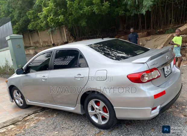 Toyota Corolla 2025 Silver