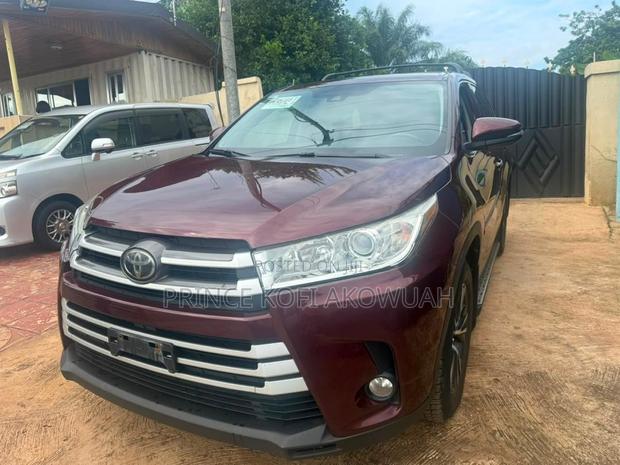 Toyota Highlander LE 2019 Burgundy