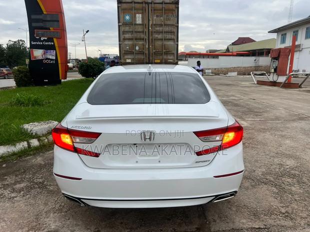 Honda Accord EX (1.5L 4cyl Turbo CVT) 2019 White